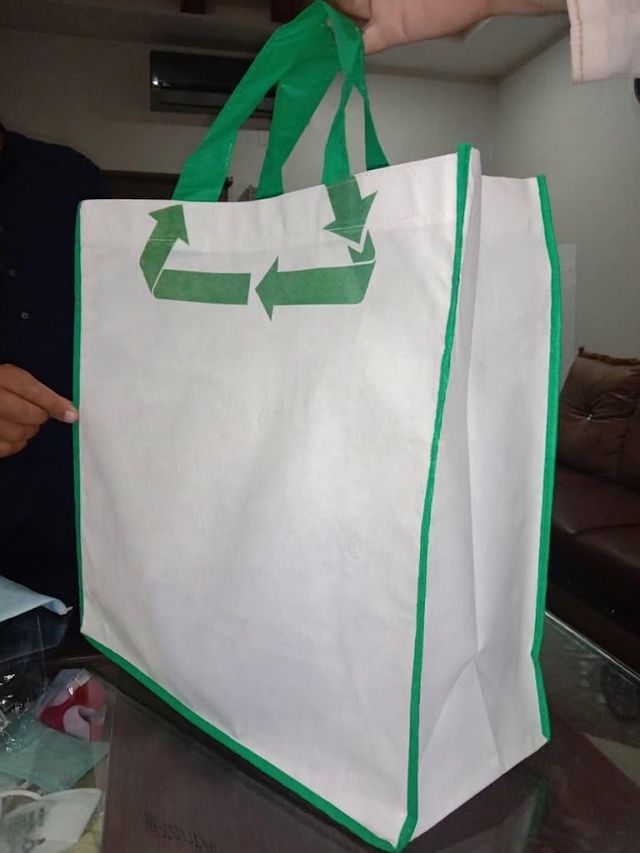 Custom printed non-woven carry bags